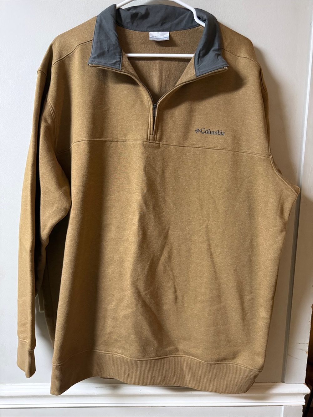 Columbia Men’s Zip-Up Sweater Jacket in Brown with Gray Collar